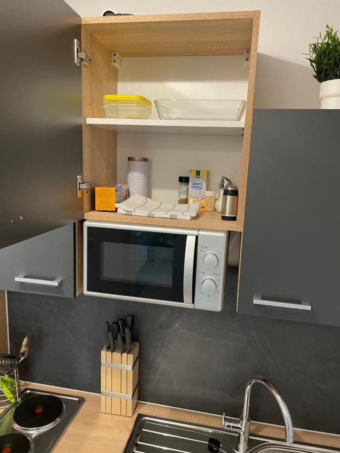 Prime Host Lovely Apartment Karlsruhe Bagian luar foto